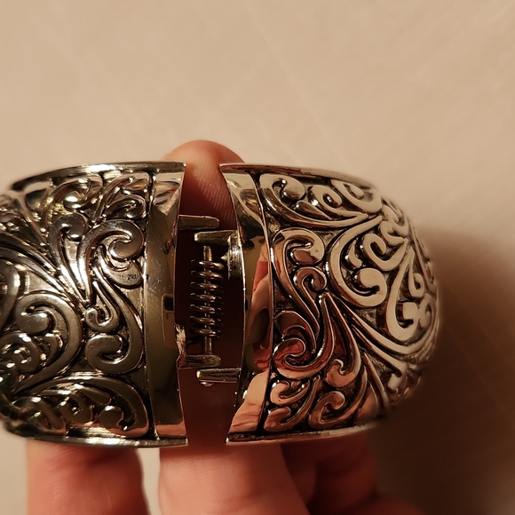 Set of 3 Chunky Statement Bracelets - Picture 6 of 8